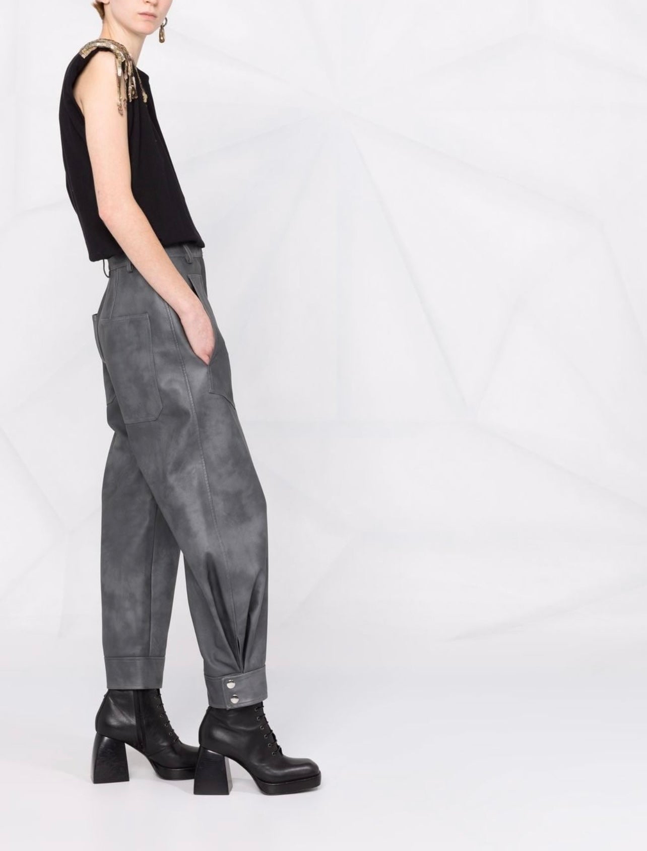 sequin-embellished sleeveless T-shirt