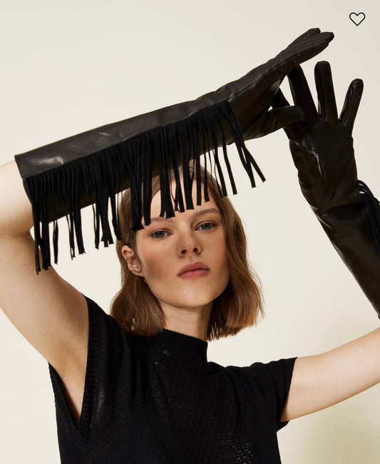 Leather gloves with fringes