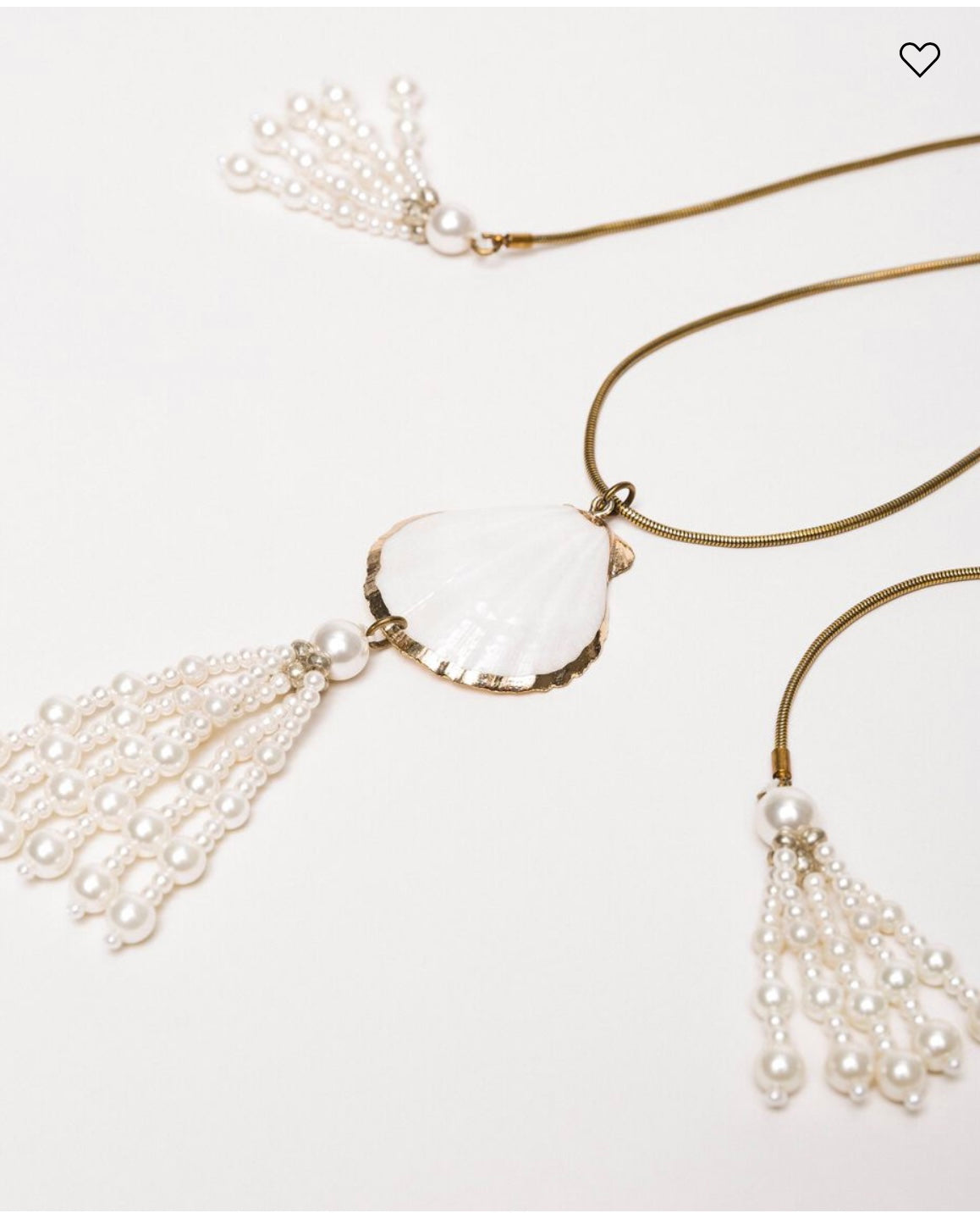 Adjustable necklace with shell and pearls