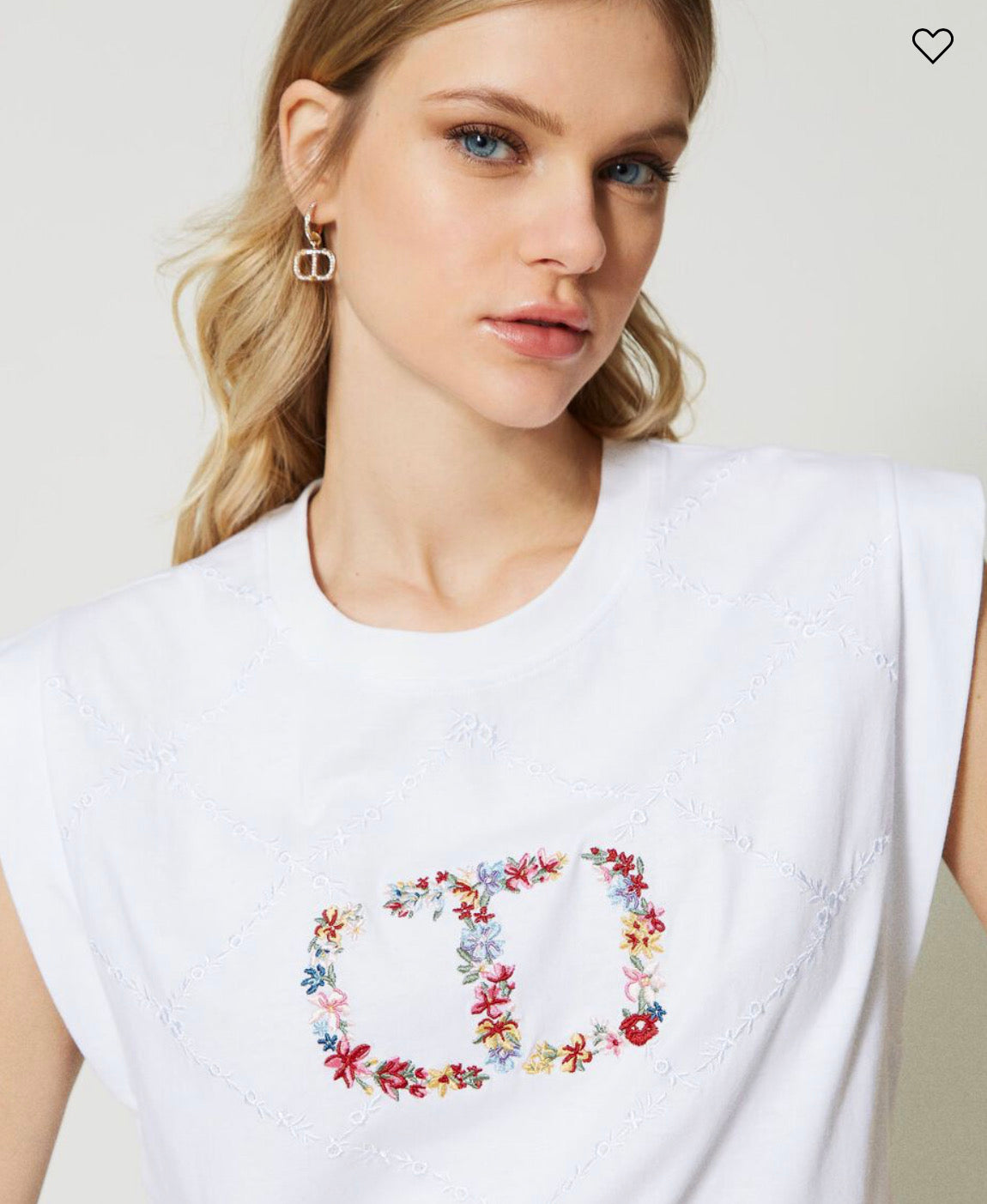 T-shirt with floral Oval T logo