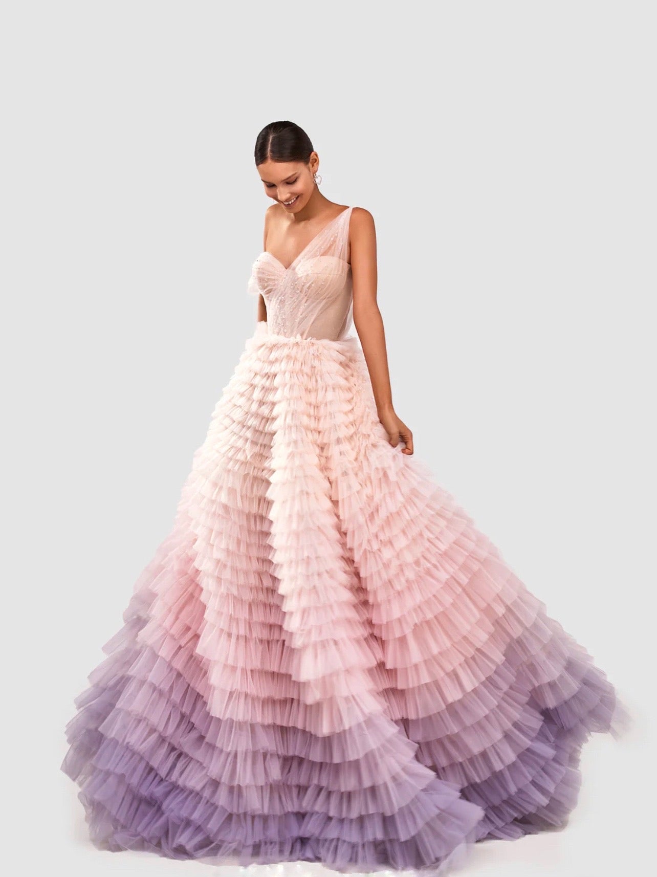 Charming ball gown with the frill-layered ombre maxi skirt