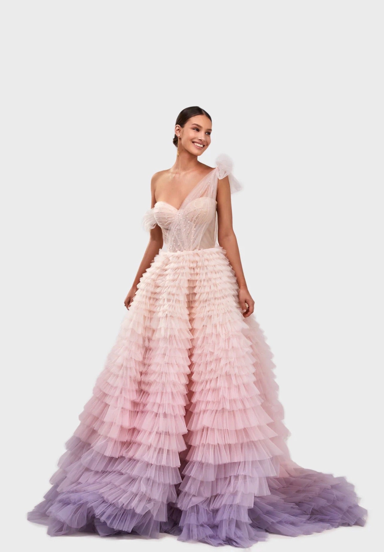 Charming ball gown with the frill-layered ombre maxi skirt